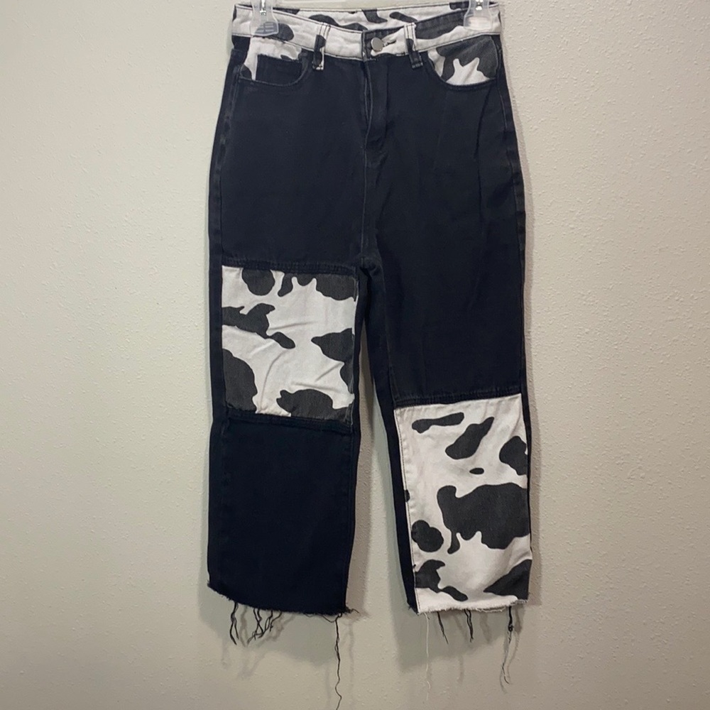 5 for $25 Jeans wide leg color block cow print black raw hem‎